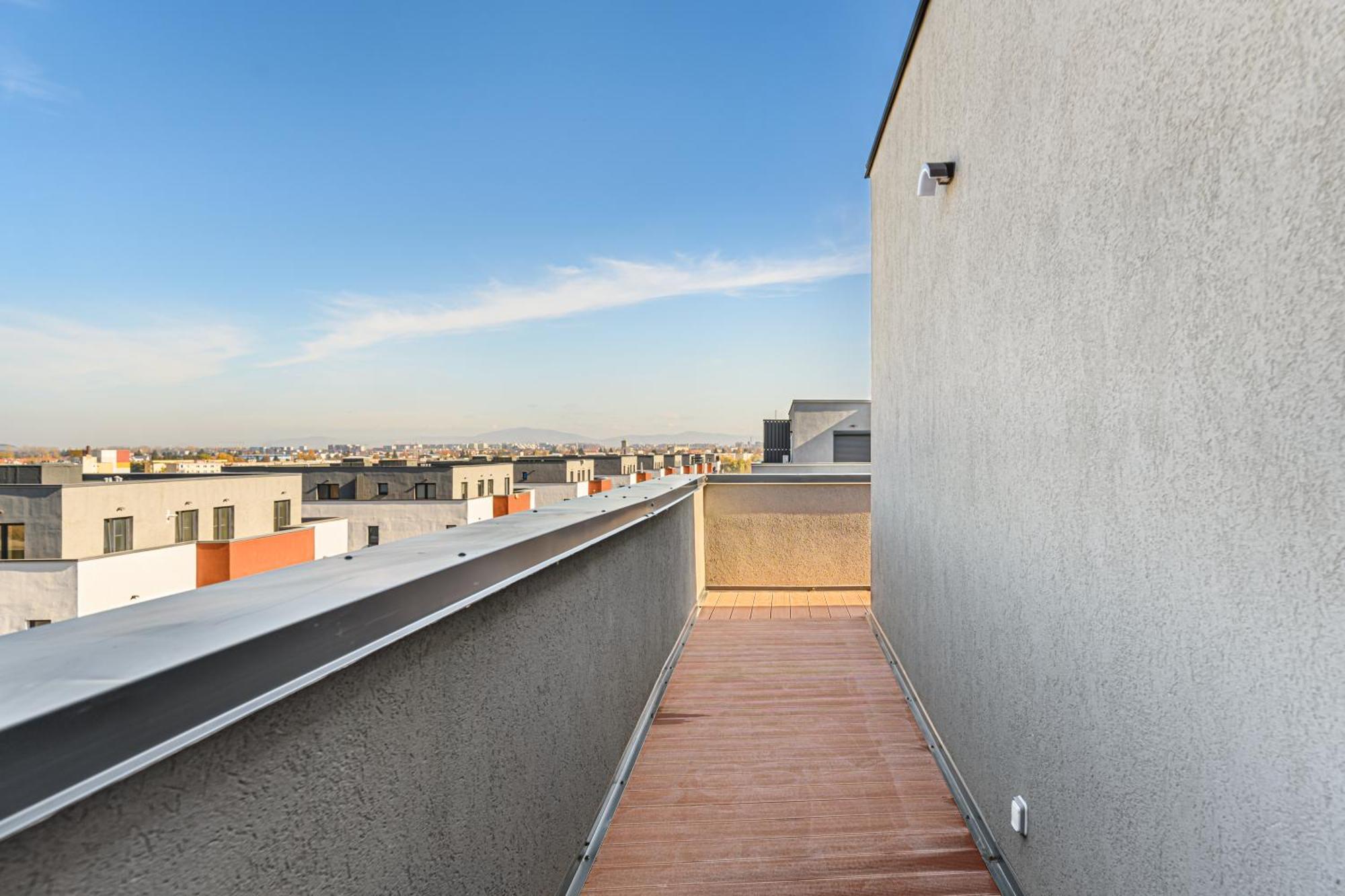 Koa - The Box Apartament Brașov